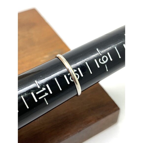 Men's Wedding Band Sterling Silver .925 Thin Plain 1.95mm Wide Ring Size 10 - Picture 9 of 14